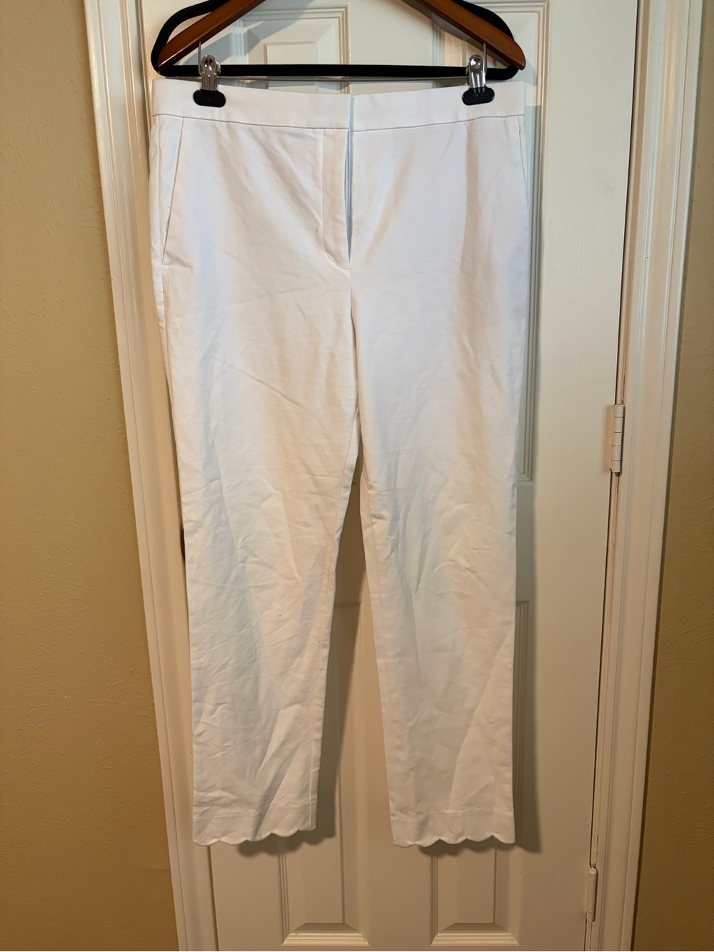 Ann Taylor White Straight-Leg Pants with Scalloped Hem